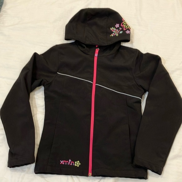 Girls 14-16 (xl) XMTN shell Jacket with Pink Floral Details - Picture 1 of 12